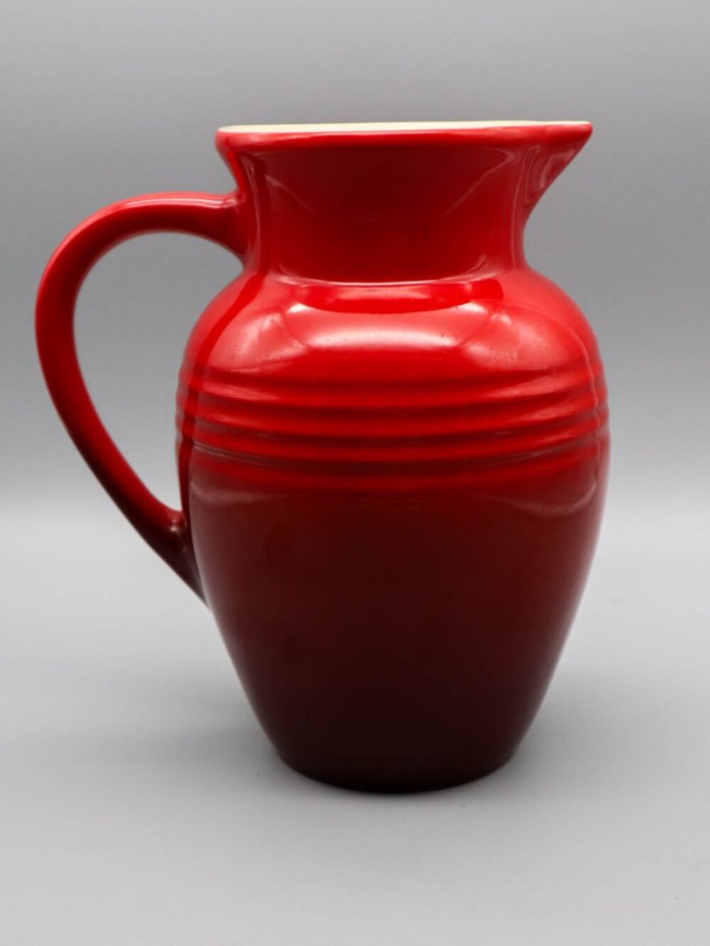 Le Creuset Stoneware Pitcher Jug Cherry Red Ombre Cerise 2 QT 9"H Farmhouse